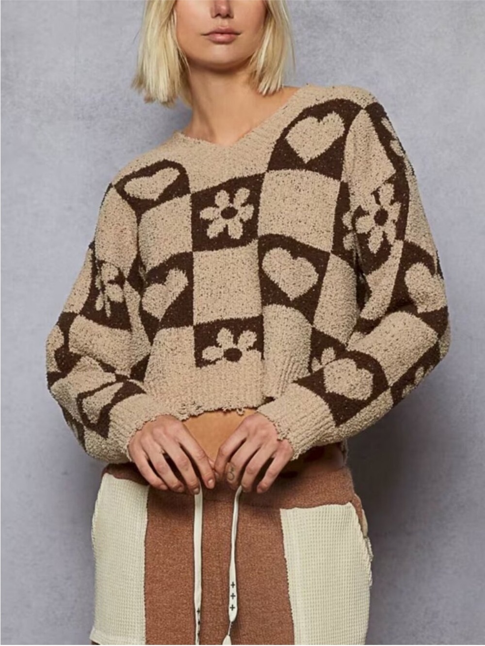 New: POL “Hearts & Flowers” Chenille Distressed Hem Lightweight Sweater• Small